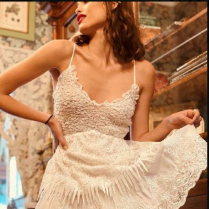 Vestido corto de tiras