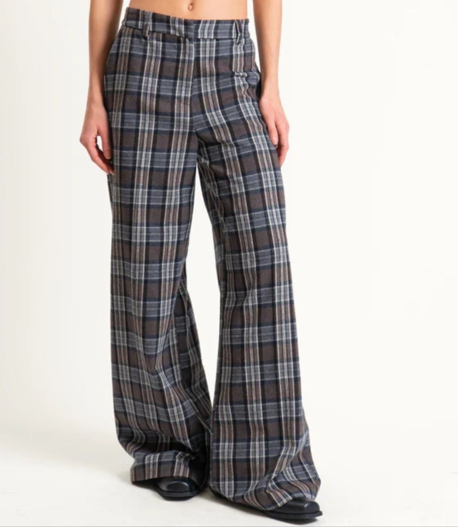 Pantalon de cuadros.