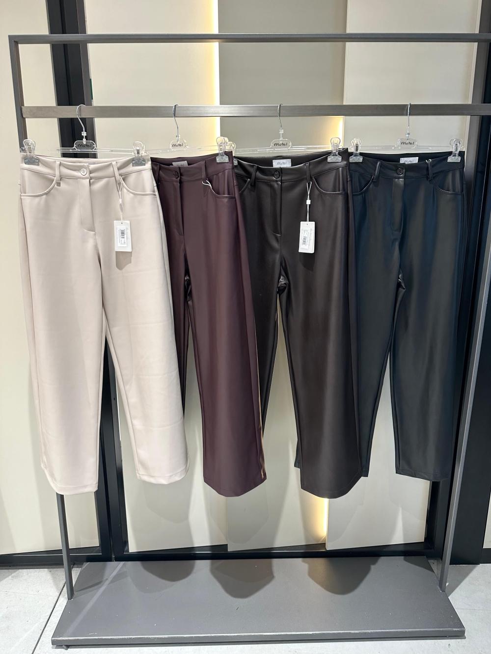 Pantalon en cuerina