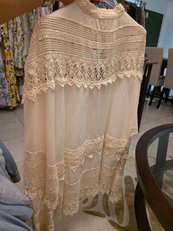 Blusa de encajes
