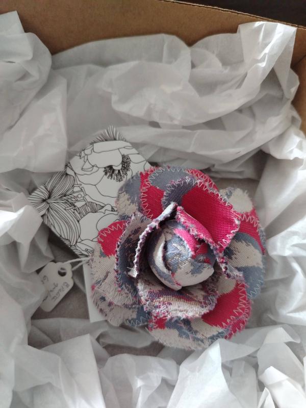 Broche de flor petite