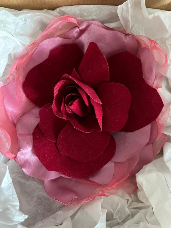 Flor en broche
