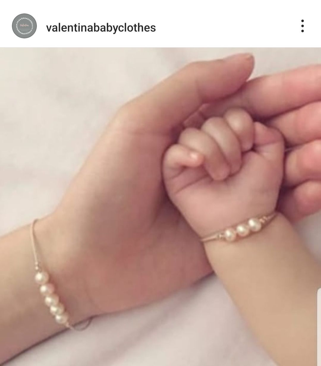 Pulsera mamá e hija babé recién nacida.